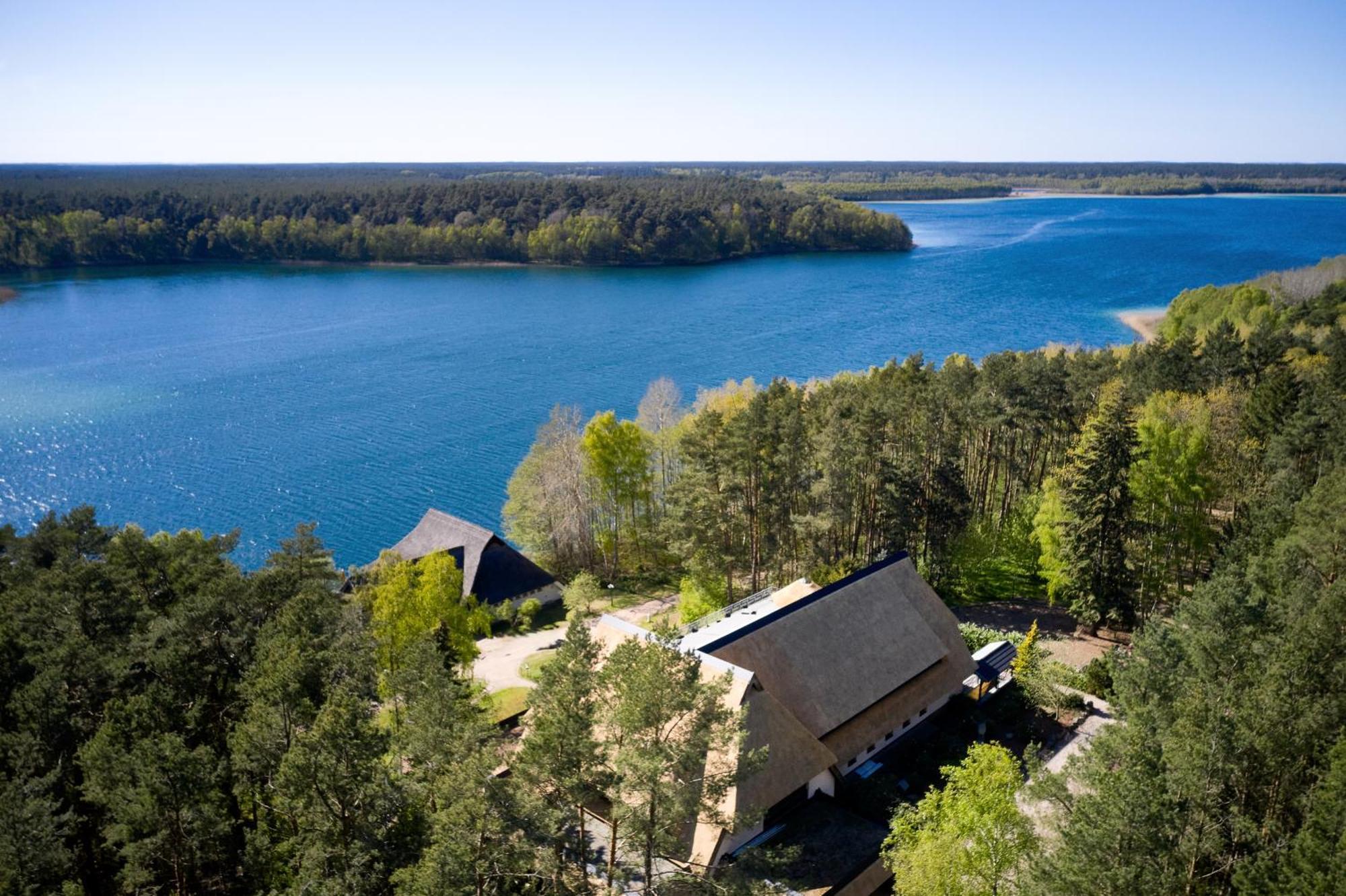 Van Der Valk Naturresort Drewitz Nossentiner Huette Exterior photo