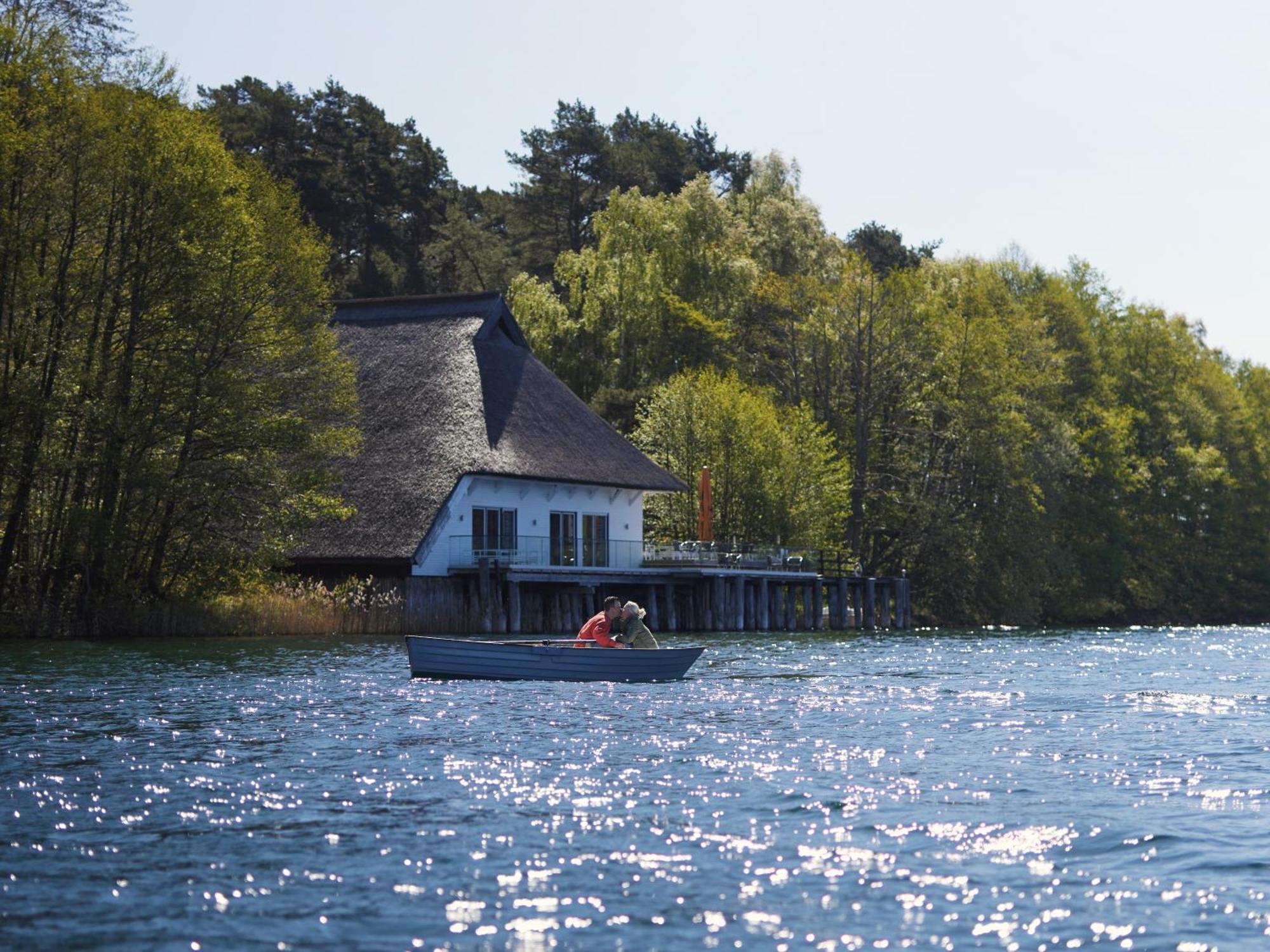 Van Der Valk Naturresort Drewitz Nossentiner Huette Exterior photo